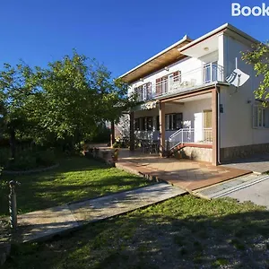 apartamani-katarina-vlilija-jusup.hotelinzadar.com/